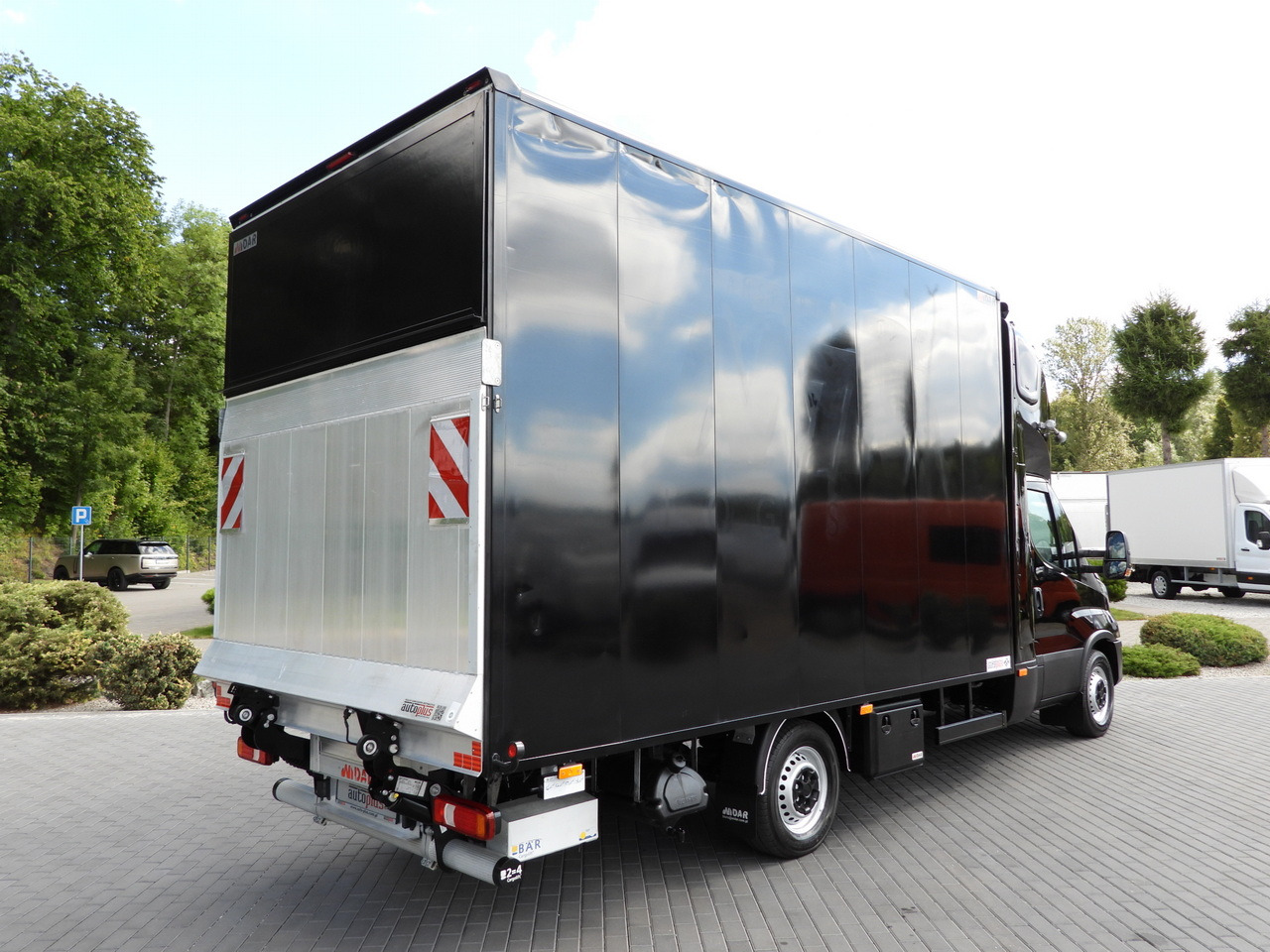 IVECO DAILY 35S18 BOX LIFT 8 PALLETS WEBASTO CRUISE CONTROL NAVIGATION LED LIGHTS PNEUMATICS AIR CONDITIONING 180HP - Varebil med skap: bilde 3 IVECO DAILY 35S18 BOX LIFT 8 PALLETS WEBASTO CRUISE CONTROL NAVIGATION LED LIGHTS PNEUMATICS AIR CONDITIONING 180HP - Varebil med skap: bilde 3
