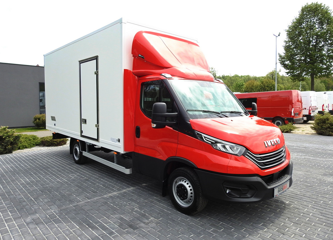 IVECO DAILY 35S18 NEW BOX 10 PALLETS CRUISE CONTROL NAVIGATION AIR CONDITIONING LED LIGHTS GUARANTEE 180HP - Varebil med skap: bilde 4 IVECO DAILY 35S18 NEW BOX 10 PALLETS CRUISE CONTROL NAVIGATION AIR CONDITIONING LED LIGHTS GUARANTEE 180HP - Varebil med skap: bilde 4