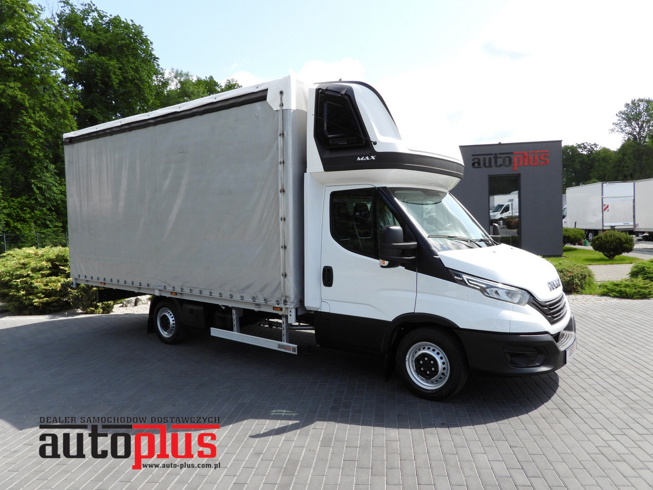 IVECO DAILY 35S18 TARPAULIN 10 PALLETS CRUISE CONTROL LED LIGHTS AIR CONDITIONING 180HP - Varebil med kapell: bilde 1 IVECO DAILY 35S18 TARPAULIN 10 PALLETS CRUISE CONTROL LED LIGHTS AIR CONDITIONING 180HP - Varebil med kapell: bilde 1