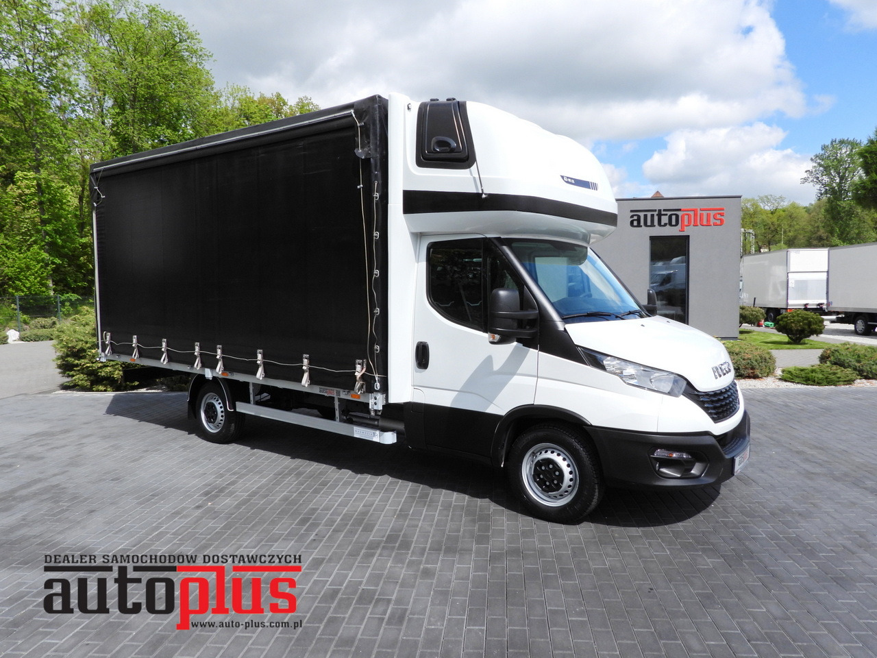 IVECO DAILY  35S18 TARPAULIN 10 PALLETS WEBASTO CRUISE CONTROL AIR CONDITIONING  180HP - Varebil med kapell: bilde 1 IVECO DAILY  35S18 TARPAULIN 10 PALLETS WEBASTO CRUISE CONTROL AIR CONDITIONING  180HP - Varebil med kapell: bilde 1