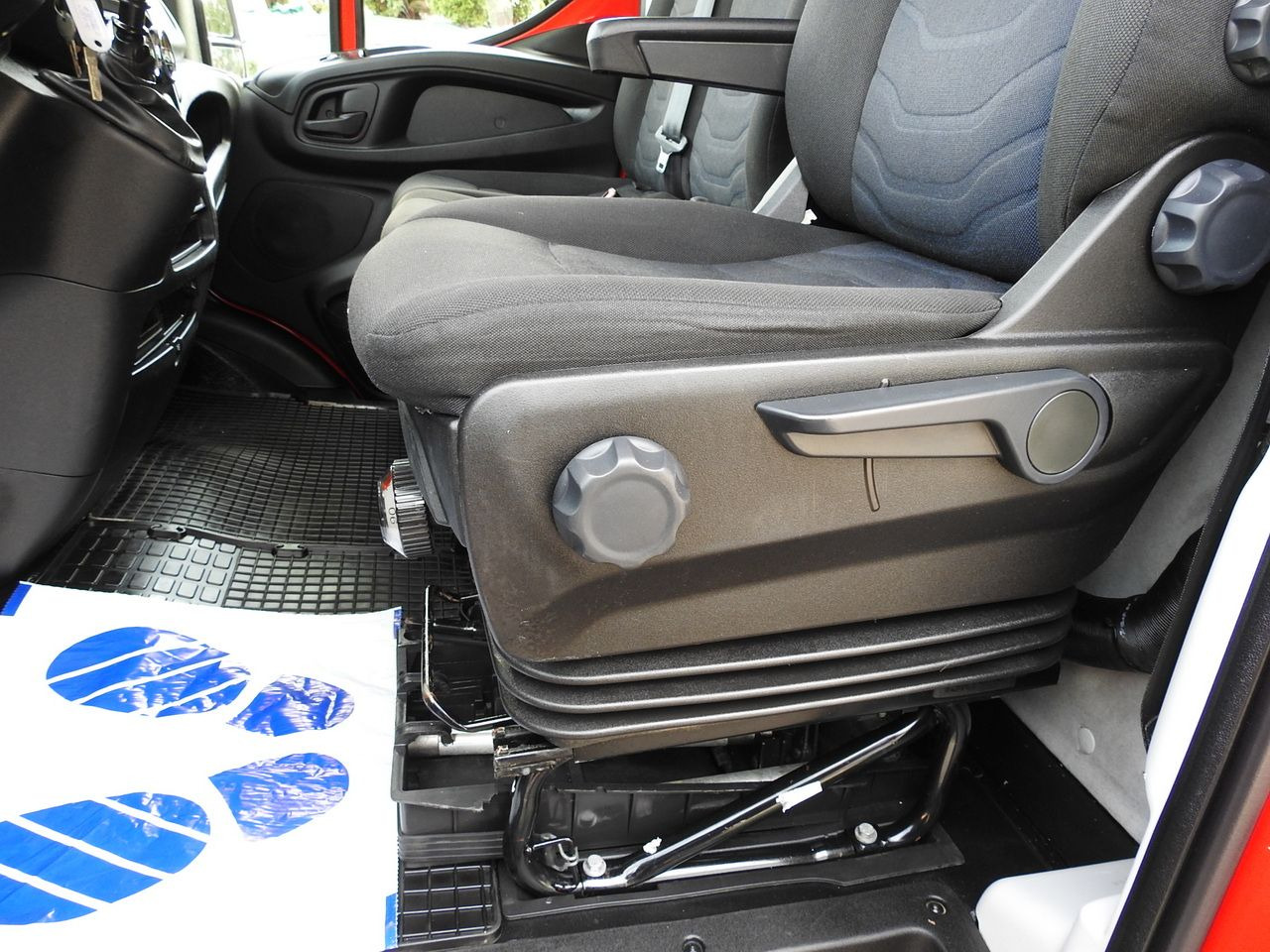 Varebil med kapell IVECO DAILY 35S18 TARPAULIN 10 PALLETS WEBASTO CRUISE CONTROL LED LIGHTS AIR CONDITIONING  180HP: bilde 30