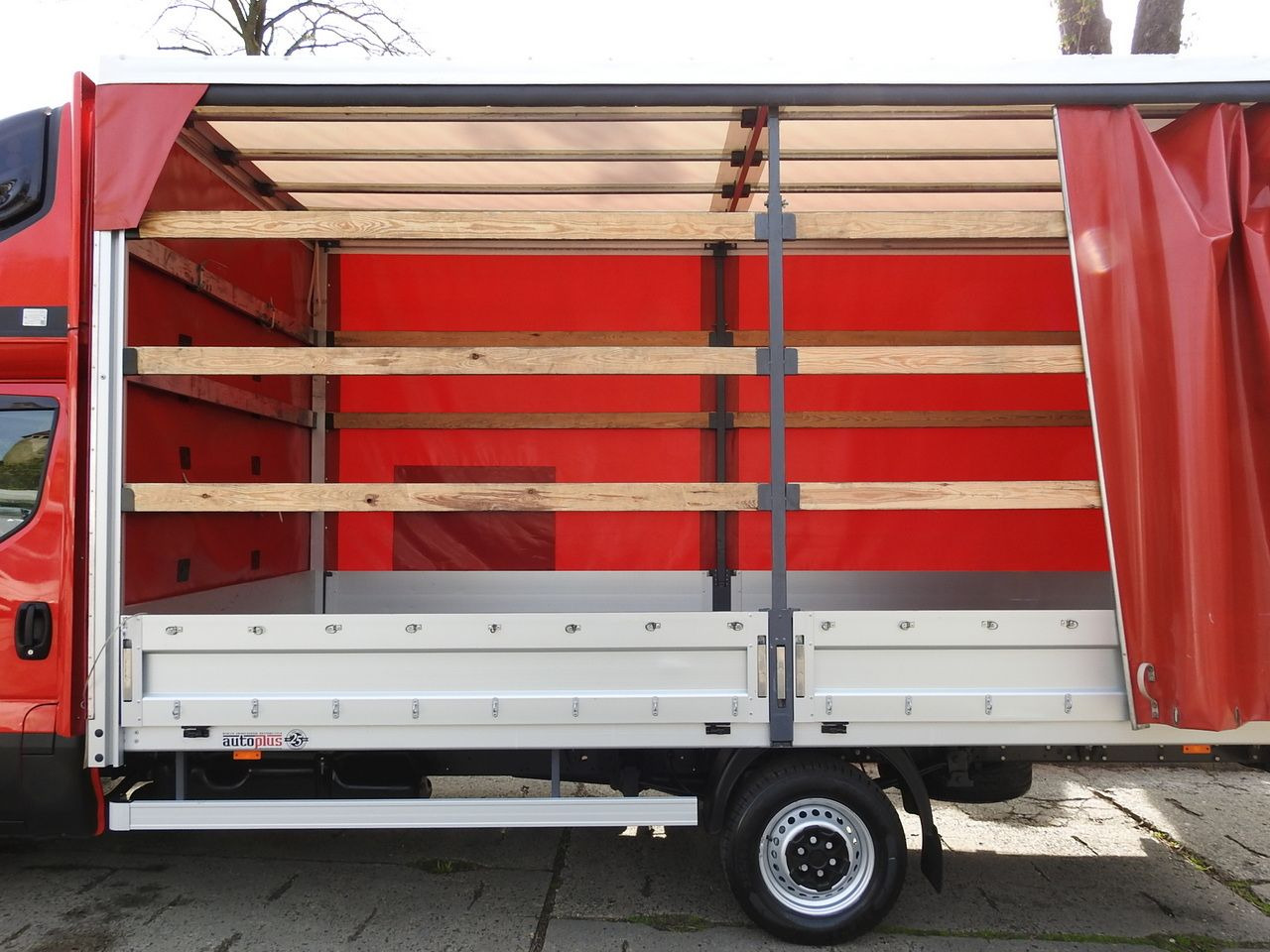 Varebil med kapell IVECO DAILY 35S18 TARPAULIN 10 PALLETS WEBASTO CRUISE CONTROL LED LIGHTS AIR CONDITIONING  180HP: bilde 26