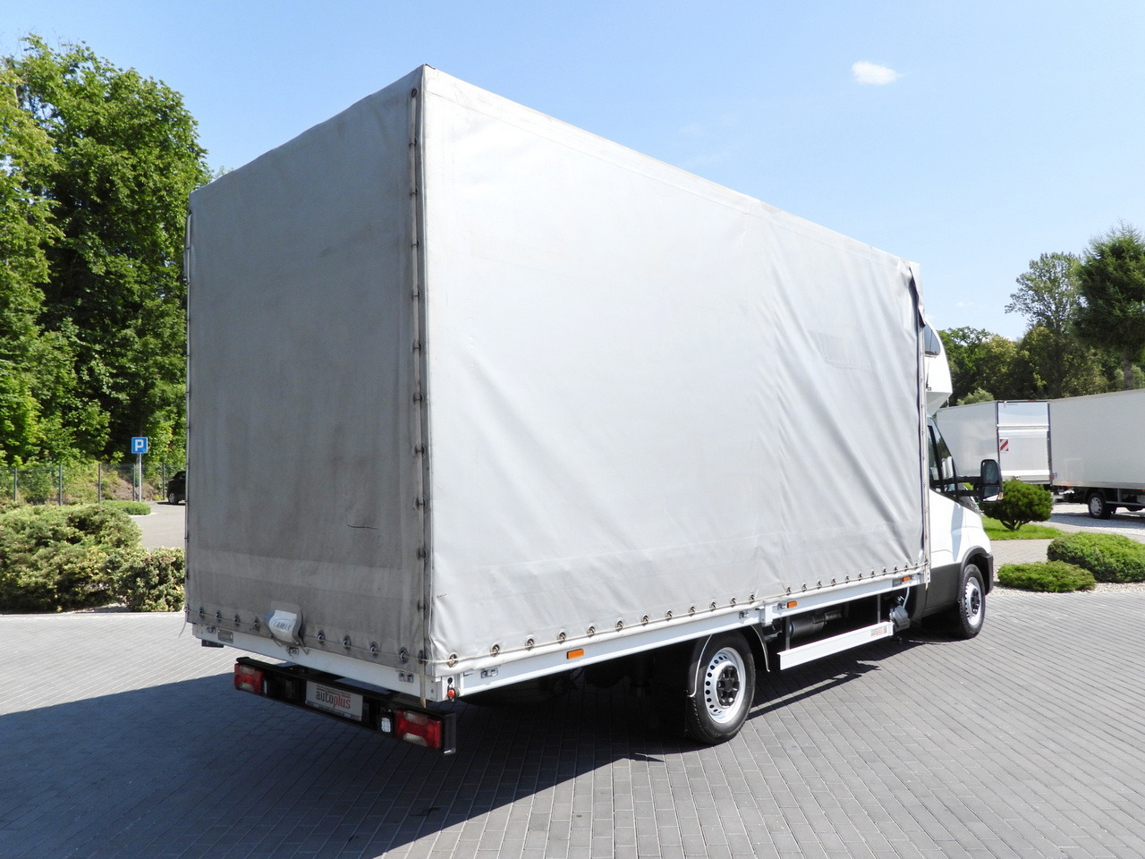 IVECO DAILY 35S18 TARPAULIN 10 PALLETS WEBASTO CRUISE CONTROL LED LIGHTS PNEUMATICS AIR CONDITIONING 180HP - Varebil med kapell: bilde 3 IVECO DAILY 35S18 TARPAULIN 10 PALLETS WEBASTO CRUISE CONTROL LED LIGHTS PNEUMATICS AIR CONDITIONING 180HP - Varebil med kapell: bilde 3
