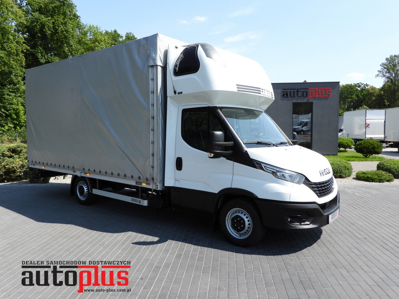IVECO DAILY 35S18 TARPAULIN 10 PALLETS WEBASTO CRUISE CONTROL LED LIGHTS PNEUMATICS AIR CONDITIONING 180HP - Varebil med kapell: bilde 1 IVECO DAILY 35S18 TARPAULIN 10 PALLETS WEBASTO CRUISE CONTROL LED LIGHTS PNEUMATICS AIR CONDITIONING 180HP - Varebil med kapell: bilde 1