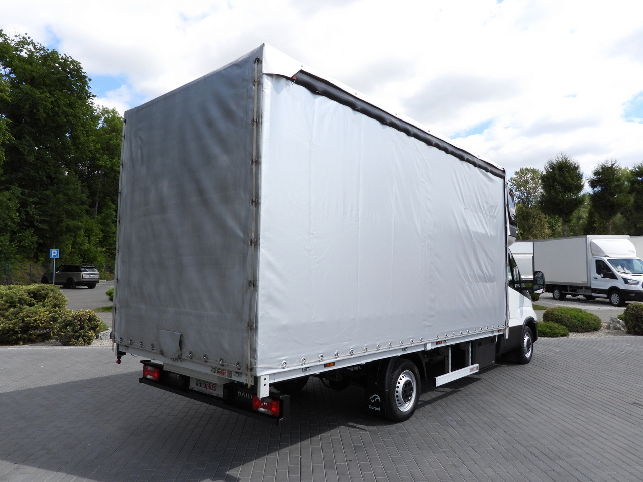 IVECO DAILY 35S18 TARPAULIN 10 PALLETS WEBASTO CRUISE CONTROL NAVIGATION LED LIGHTS AIR CONDITIONING 180HP - Varebil med kapell: bilde 3 IVECO DAILY 35S18 TARPAULIN 10 PALLETS WEBASTO CRUISE CONTROL NAVIGATION LED LIGHTS AIR CONDITIONING 180HP - Varebil med kapell: bilde 3