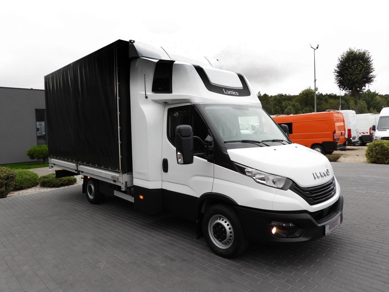 IVECO DAILY 35S18 TARPAULIN 10 PALLETS WEBASTO CRUISE CONTROL PNEUMATICS AIR CONDITIONING 180HP - Varebil med kapell: bilde 4 IVECO DAILY 35S18 TARPAULIN 10 PALLETS WEBASTO CRUISE CONTROL PNEUMATICS AIR CONDITIONING 180HP - Varebil med kapell: bilde 4