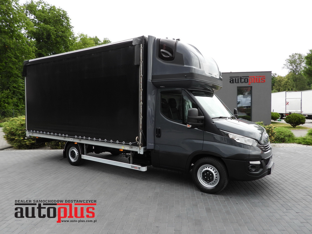 IVECO DAILY 35S18 TARPAULIN 10 PALLETS WEBASTO CRUISE CONTROL PNEUMATICS AUTOMATIC TRANSMISSION HI-MATIC AIR CONDITIONING 180HP - Varebil med kapell: bilde 1 IVECO DAILY 35S18 TARPAULIN 10 PALLETS WEBASTO CRUISE CONTROL PNEUMATICS AUTOMATIC TRANSMISSION HI-MATIC AIR CONDITIONING 180HP - Varebil med kapell: bilde 1