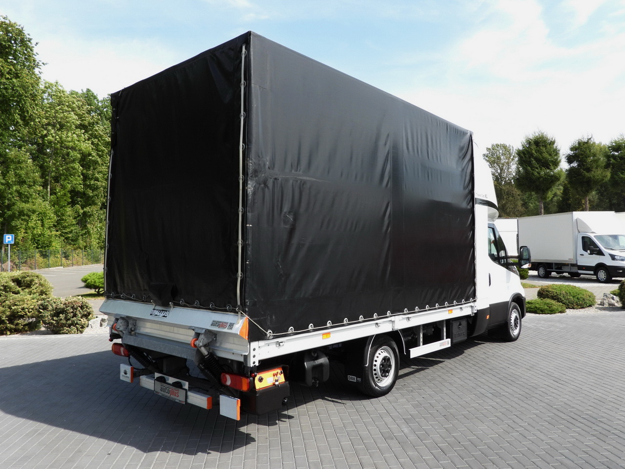 IVECO DAILY 35S18 TARPAULIN LIFT 8 PALLETS CRUISE CONTROL AIR CONDITIONING 180HP - Varebil med kapell: bilde 3 IVECO DAILY 35S18 TARPAULIN LIFT 8 PALLETS CRUISE CONTROL AIR CONDITIONING 180HP - Varebil med kapell: bilde 3