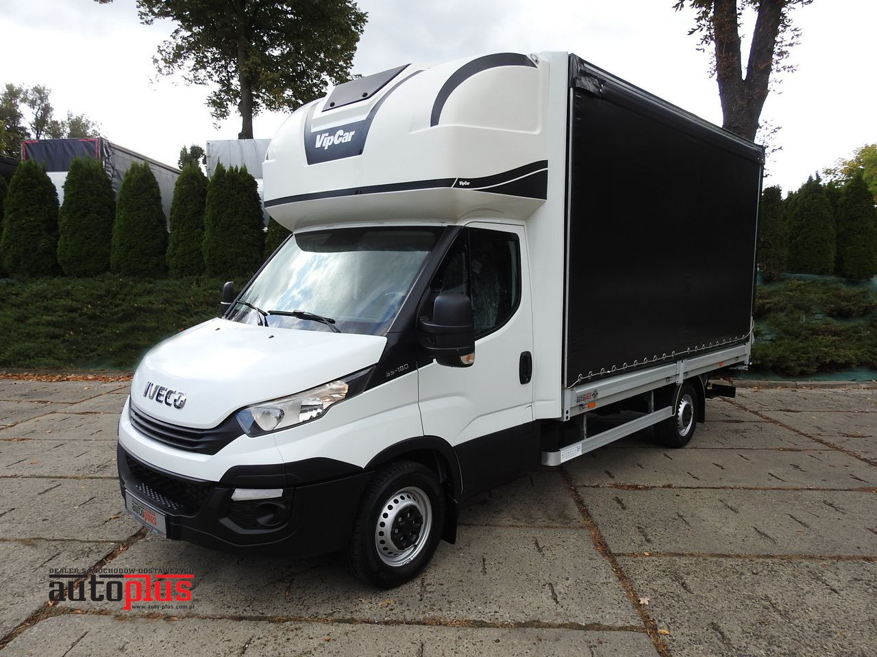 IVECO DAILY 35S18 TARPAULIN LIFT 8 PALLETS CRUISE CONTROL AIR CONDITIONING 180HP - Varebil med kapell: bilde 1 IVECO DAILY 35S18 TARPAULIN LIFT 8 PALLETS CRUISE CONTROL AIR CONDITIONING 180HP - Varebil med kapell: bilde 1