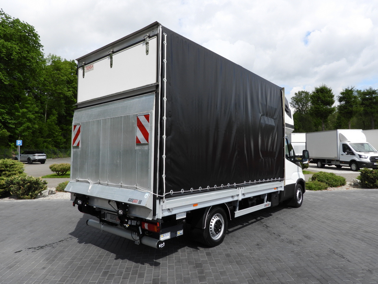 IVECO DAILY 35S18 TARPAULIN LIFT 8 PALLETS WEBASTO CRUISE CONTROL AIR CONDITIONING 180HP - Varebil med kapell: bilde 3 IVECO DAILY 35S18 TARPAULIN LIFT 8 PALLETS WEBASTO CRUISE CONTROL AIR CONDITIONING 180HP - Varebil med kapell: bilde 3