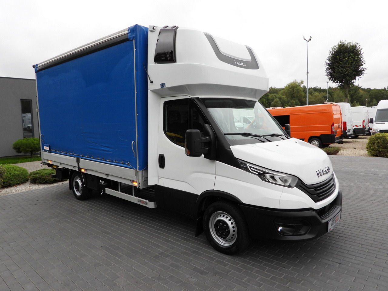 IVECO DAILY 35S18 TARPAULIN LIFT 8 PALLETS WEBASTO CRUISE CONTROL LED LIGHTS AIR CONDITIONING 180HP - Varebil med kapell: bilde 4 IVECO DAILY 35S18 TARPAULIN LIFT 8 PALLETS WEBASTO CRUISE CONTROL LED LIGHTS AIR CONDITIONING 180HP - Varebil med kapell: bilde 4