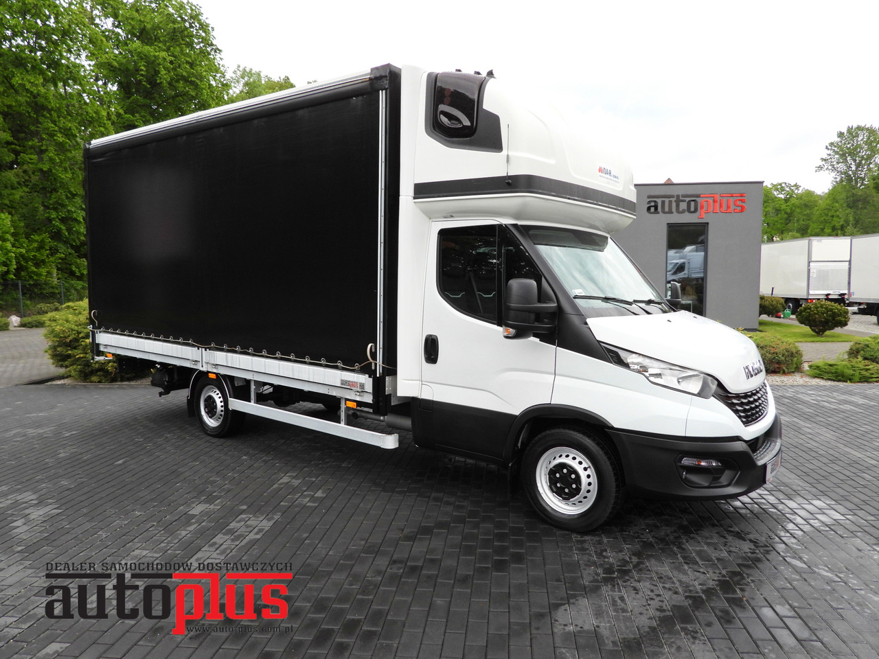 Iveco DAILY 35S18 PRITSCHE PLANE 10 PALETTEN WEBASTO - Varebil med kapell: bilde 1 Iveco DAILY 35S18 PRITSCHE PLANE 10 PALETTEN WEBASTO - Varebil med kapell: bilde 1