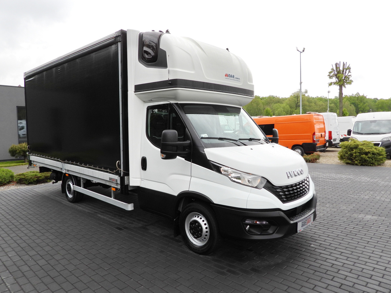 Iveco DAILY 35S18 PRITSCHE PLANE 10 PALETTEN WEBASTO - Varebil med kapell: bilde 4 Iveco DAILY 35S18 PRITSCHE PLANE 10 PALETTEN WEBASTO - Varebil med kapell: bilde 4