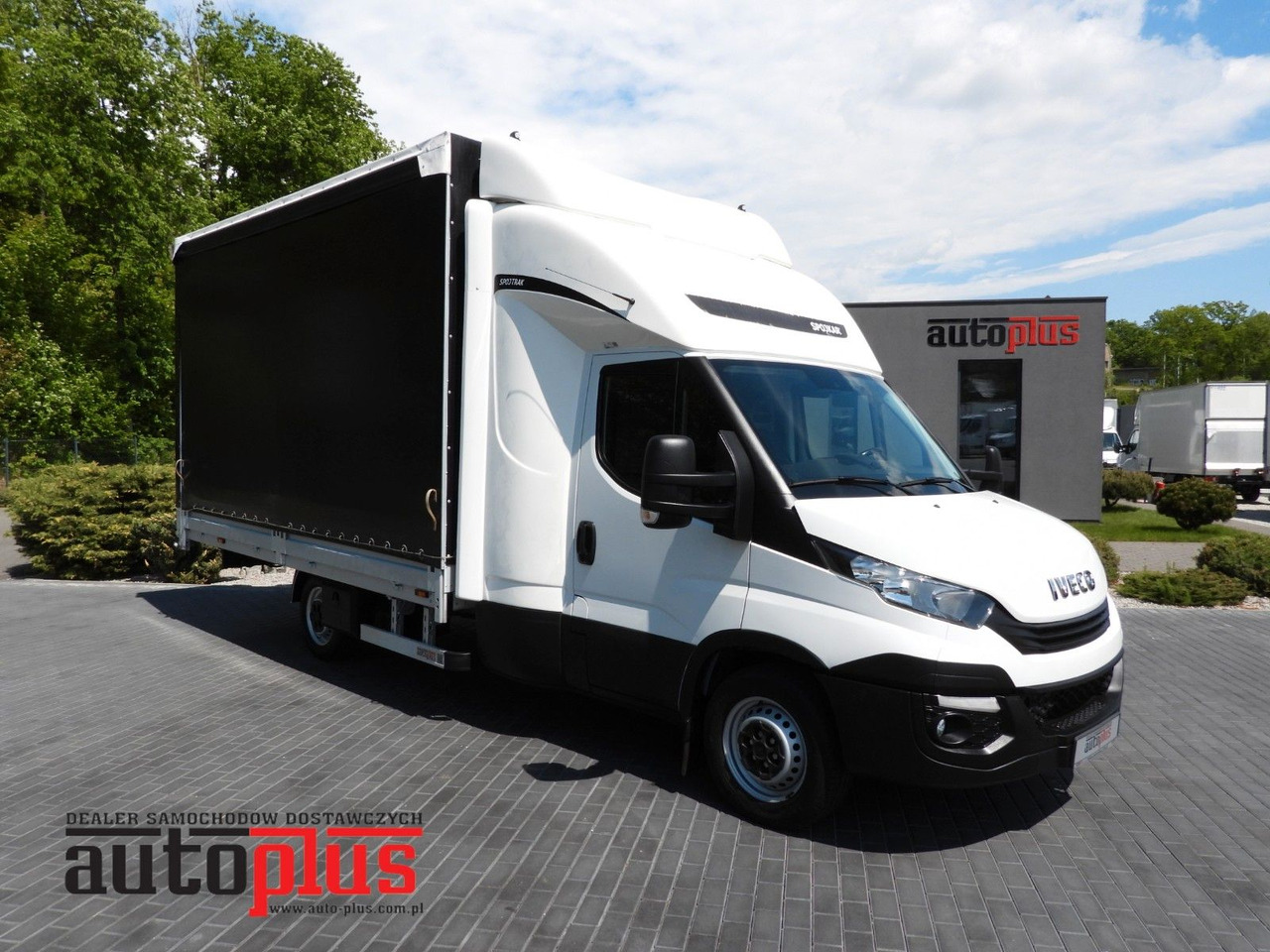 Iveco DAILY 35S18 PRITSCHE PLANE 10 PALETTEN WEBASTO - Varebil med kapell, Varebil med dobbelt førerhus: bilde 1 Iveco DAILY 35S18 PRITSCHE PLANE 10 PALETTEN WEBASTO - Varebil med kapell, Varebil med dobbelt førerhus: bilde 1