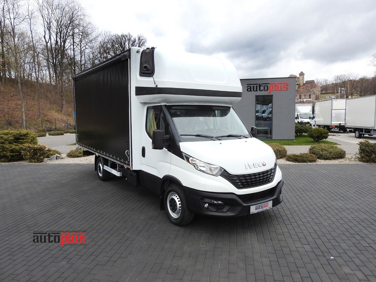 Iveco DAILY 35S18 PRITSCHE PLANE 10 PALETTEN WEBASTO - Varebil med kapell: bilde 1 Iveco DAILY 35S18 PRITSCHE PLANE 10 PALETTEN WEBASTO - Varebil med kapell: bilde 1