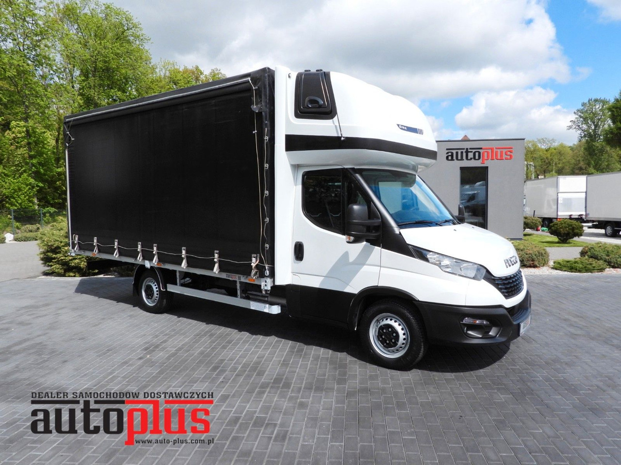 Iveco DAILY 35S18 PRITSCHE PLANE 10 PALETTEN WEBASTO - Varebil med kapell: bilde 1 Iveco DAILY 35S18 PRITSCHE PLANE 10 PALETTEN WEBASTO - Varebil med kapell: bilde 1