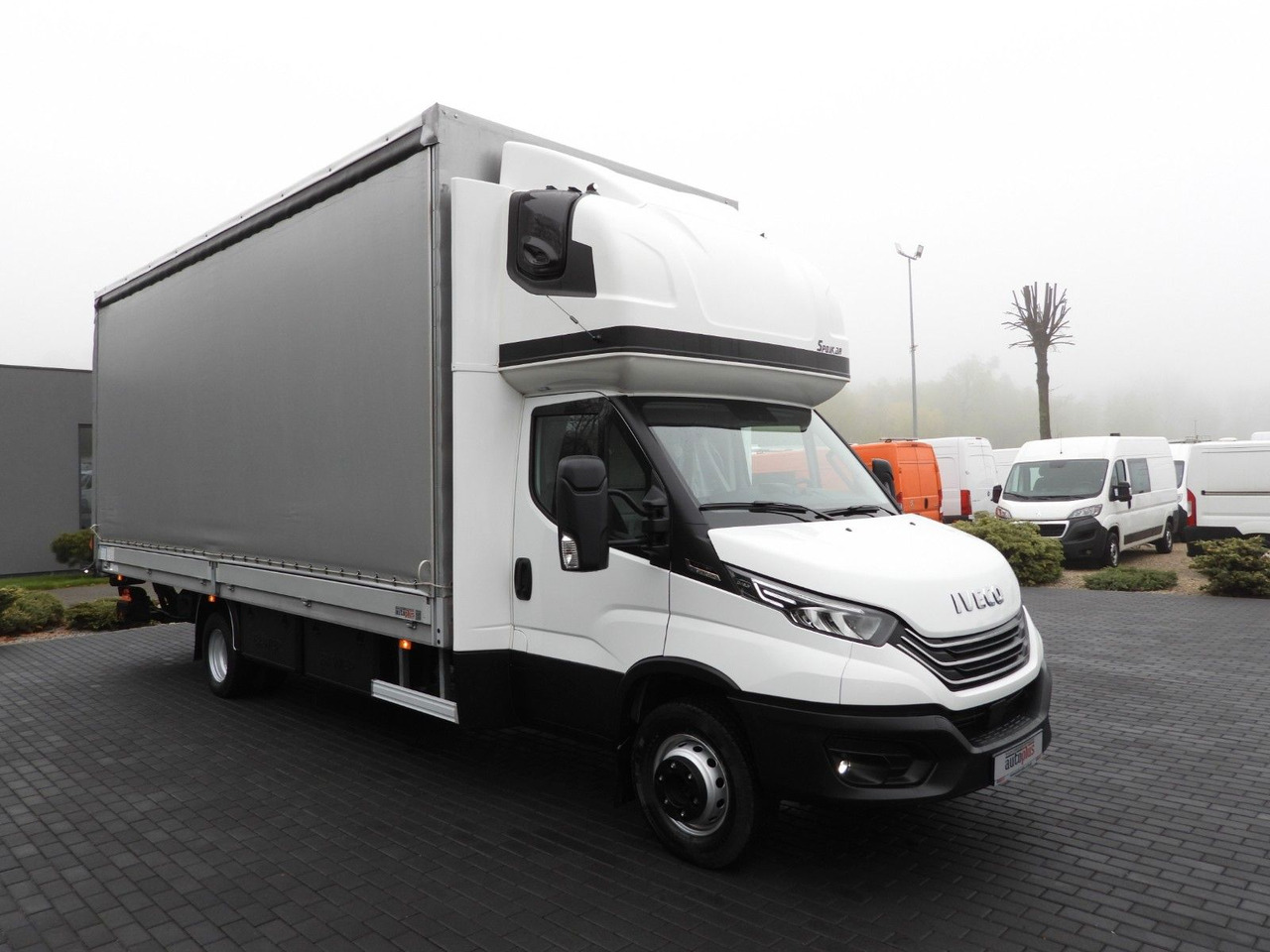 Iveco DAILY 72C18 PRITSCHE PLANE AUFZUG 16 PALETTEN - Varebil med kapell: bilde 4 Iveco DAILY 72C18 PRITSCHE PLANE AUFZUG 16 PALETTEN - Varebil med kapell: bilde 4