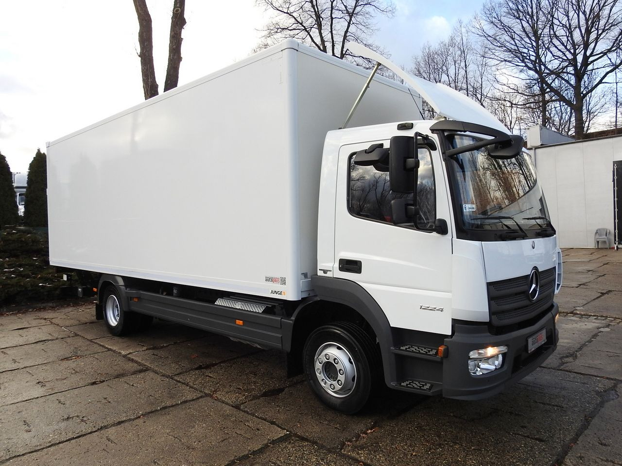 MERCEDES ATEGO 12.24 BOX LIFT 18 PALLETS CRUISE CONTROL AUTOMATIC TRANSMISSION  TWIN WHEELS AIR CONDITIONING  240HP - Varebil med skap: bilde 4 MERCEDES ATEGO 12.24 BOX LIFT 18 PALLETS CRUISE CONTROL AUTOMATIC TRANSMISSION  TWIN WHEELS AIR CONDITIONING  240HP - Varebil med skap: bilde 4