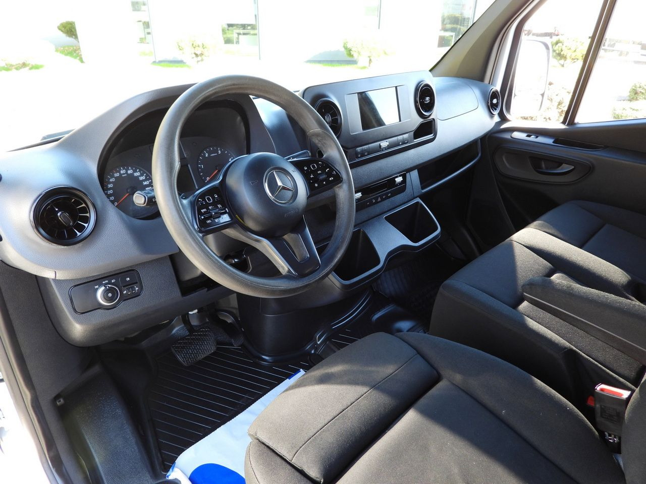 MERCEDES SPRINTER 316 BOX DELIVERY VAN 7 SEATS CRUISE CONTROL AUTOMATIC TRANSMISSION AIR CONDITIONING 160HP - Kassebil: bilde 3 MERCEDES SPRINTER 316 BOX DELIVERY VAN 7 SEATS CRUISE CONTROL AUTOMATIC TRANSMISSION AIR CONDITIONING 160HP - Kassebil: bilde 3