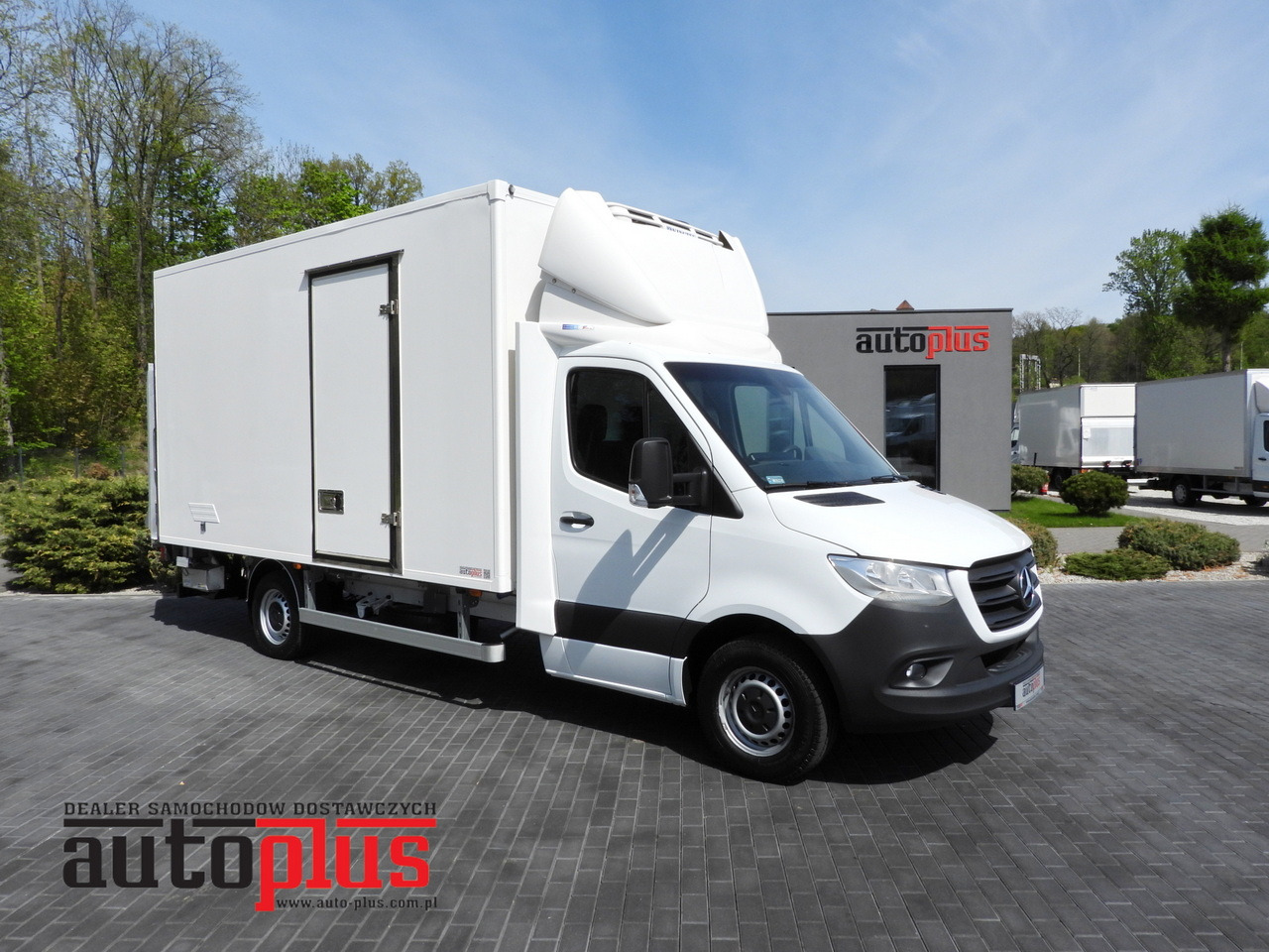MERCEDES SPRINTER 316 REGRIGERATOR BOX 0*C LIFT 8 PALLETS CRUISE CONTROL PNEUMATICS AIR CONDITIONING  160HP - Kjølebil: bilde 1 MERCEDES SPRINTER 316 REGRIGERATOR BOX 0*C LIFT 8 PALLETS CRUISE CONTROL PNEUMATICS AIR CONDITIONING  160HP - Kjølebil: bilde 1