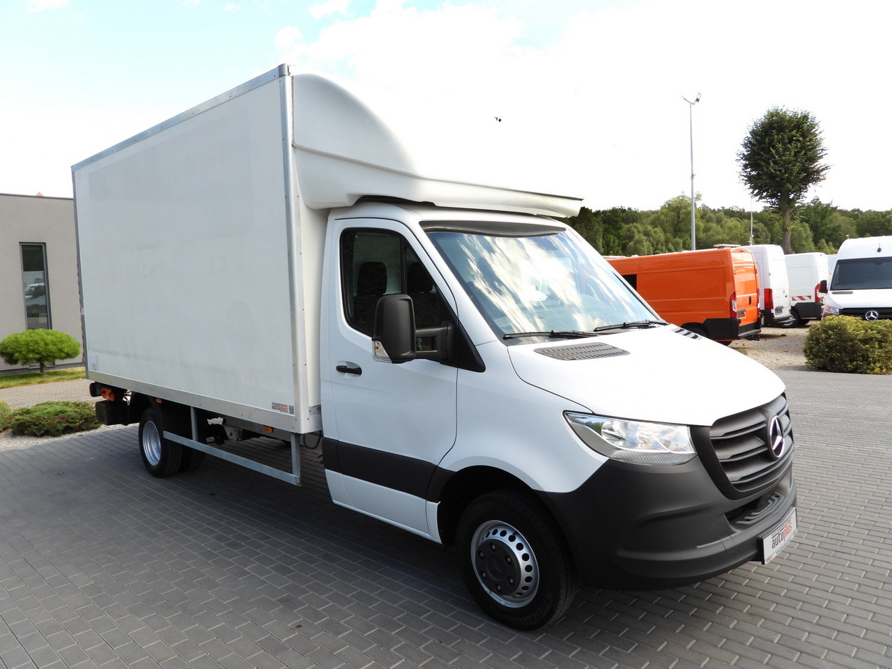MERCEDES SPRINTER 514 BOX LIFT 8 PALLETS CRUISE CONTROL TWIN WHEELS AIR CONDITIONING 140HP - Varebil med skap: bilde 4 MERCEDES SPRINTER 514 BOX LIFT 8 PALLETS CRUISE CONTROL TWIN WHEELS AIR CONDITIONING 140HP - Varebil med skap: bilde 4