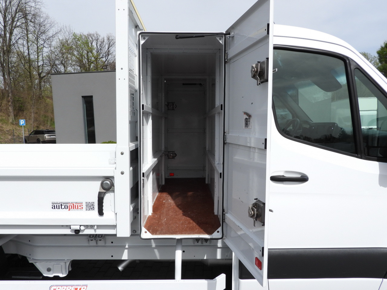 Leie MERCEDES SPRINTER 516 TIPPER CRUISE CONTROL TWIN WHEELS AIR CONDITIONING  160HP MERCEDES SPRINTER 516 TIPPER CRUISE CONTROL TWIN WHEELS AIR CONDITIONING  160HP: bilde 15