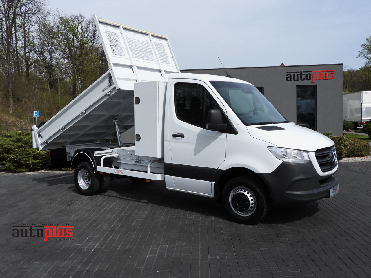 MERCEDES SPRINTER 516 TIPPER CRUISE CONTROL TWIN WHEELS AIR CONDITIONING 160HP - Varebil med tipp: bilde 1 MERCEDES SPRINTER 516 TIPPER CRUISE CONTROL TWIN WHEELS AIR CONDITIONING 160HP - Varebil med tipp: bilde 1