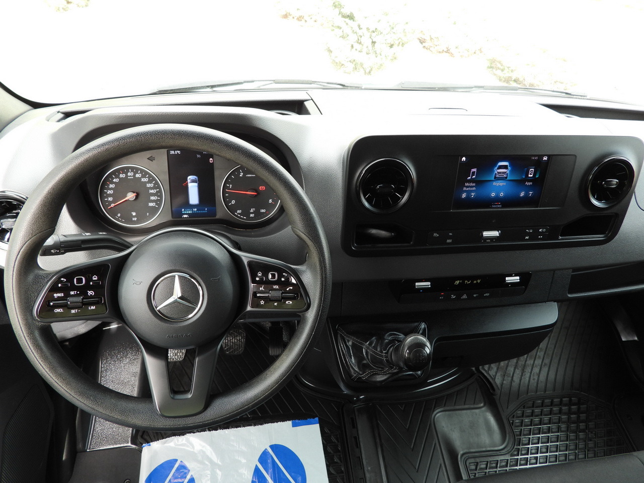 Leie MERCEDES SPRINTER 516 TIPPER CRUISE CONTROL TWIN WHEELS AIR CONDITIONING  160HP MERCEDES SPRINTER 516 TIPPER CRUISE CONTROL TWIN WHEELS AIR CONDITIONING  160HP: bilde 26
