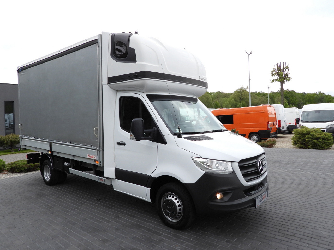 MERCEDES SPRINTER 519 TARPAULIN 8 PALLETS WEBASTO CRUISE CONTROL TWIN WHEELS AIR CONDITIONING 190HP - Varebil med kapell: bilde 4 MERCEDES SPRINTER 519 TARPAULIN 8 PALLETS WEBASTO CRUISE CONTROL TWIN WHEELS AIR CONDITIONING 190HP - Varebil med kapell: bilde 4