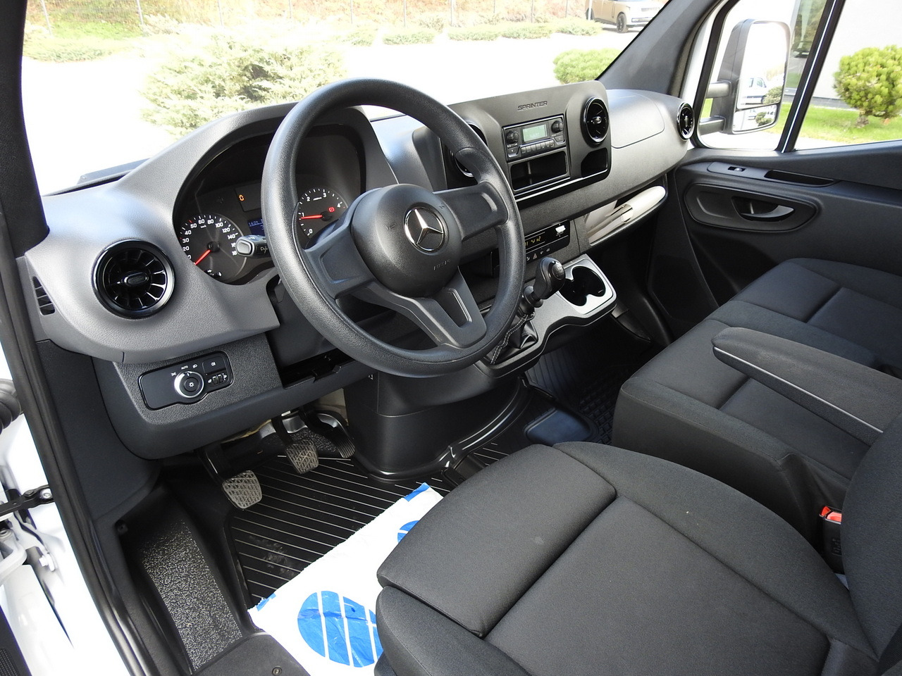 MERCEDES SPRINTER BOX LIFT 8 PALLETS AIR CONDITIONING  150HP - Kjølebil: bilde 2 MERCEDES SPRINTER BOX LIFT 8 PALLETS AIR CONDITIONING  150HP - Kjølebil: bilde 2