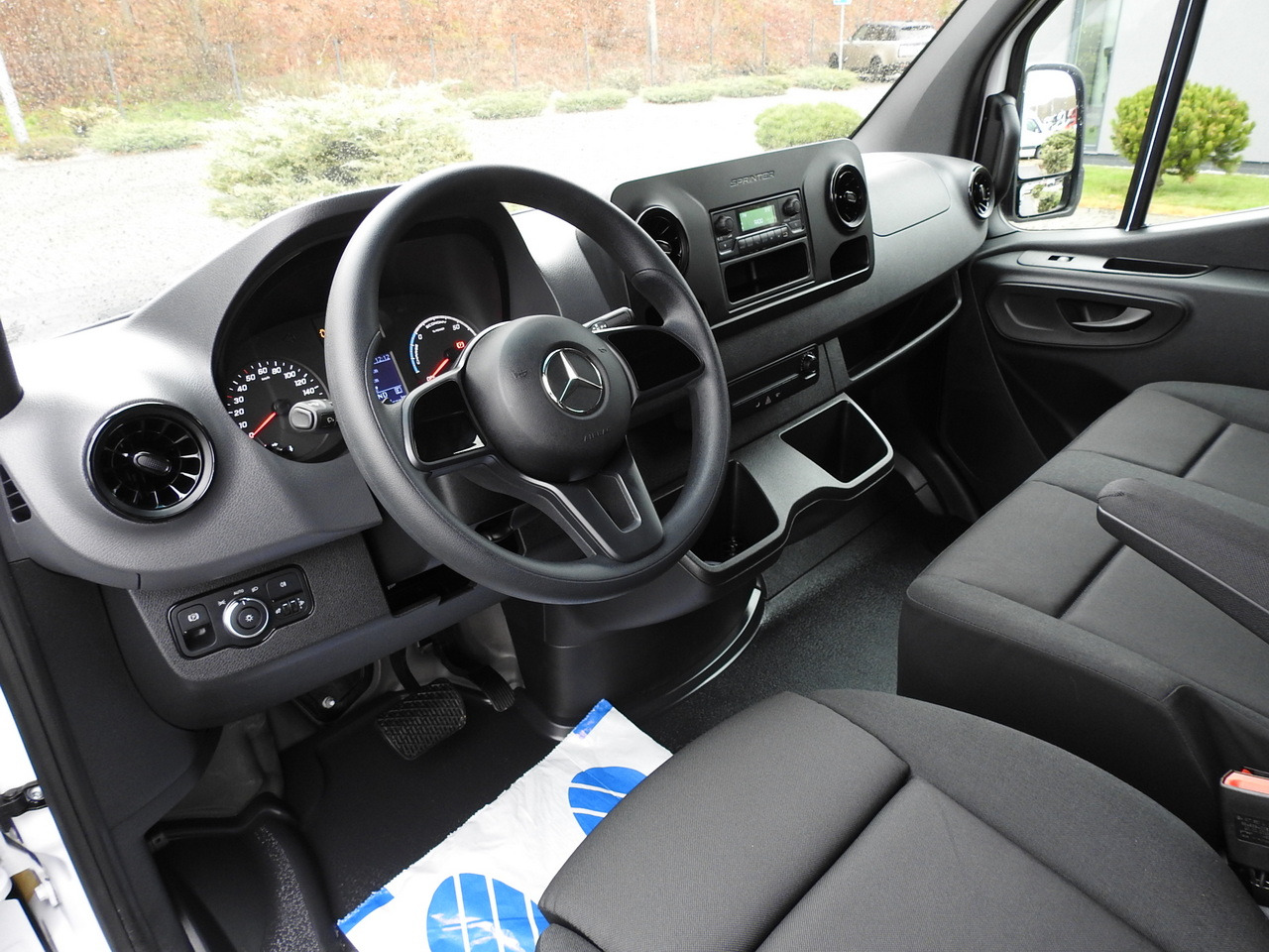 MERCEDES eSprinter NEW ELECTRIC VAN AUTOMATIC TRANSMISSION GUARANTEE 95HP - Kassebil, Elektrisk varebil: bilde 2 MERCEDES eSprinter NEW ELECTRIC VAN AUTOMATIC TRANSMISSION GUARANTEE 95HP - Kassebil, Elektrisk varebil: bilde 2