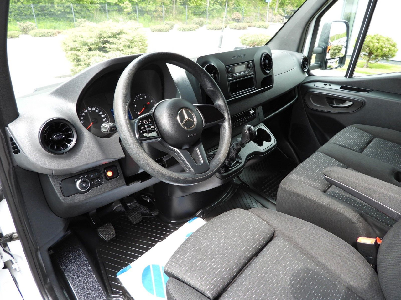 Mercedes-Benz SPRINTER 316 PRITSCHE PLANE AUFZUG 8 PALETTEN - Varebil med kapell, Varebil med dobbelt førerhus: bilde 2 Mercedes-Benz SPRINTER 316 PRITSCHE PLANE AUFZUG 8 PALETTEN - Varebil med kapell, Varebil med dobbelt førerhus: bilde 2