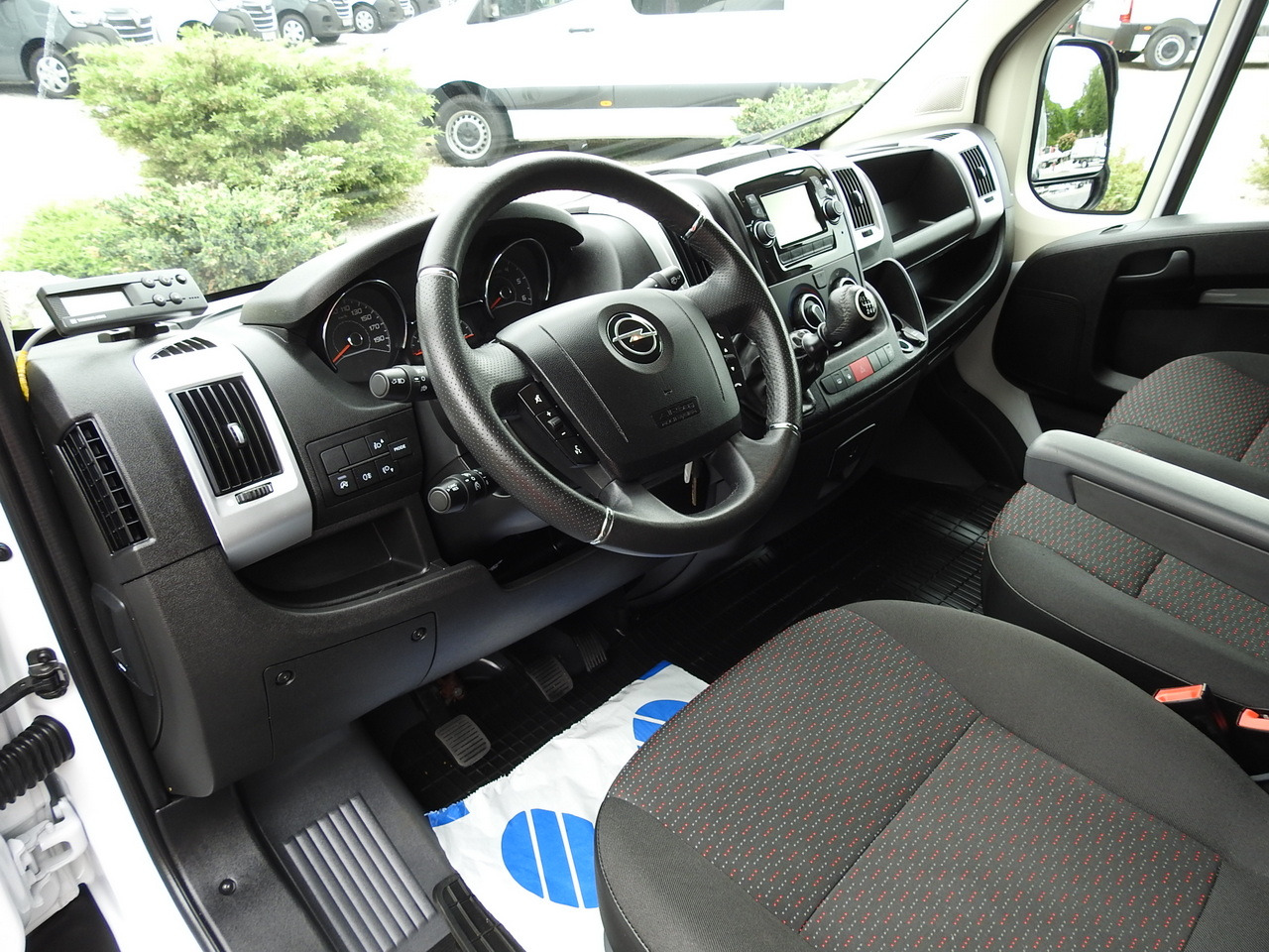 OPEL MOVANO REFRIGERATOR VAN 0*C HEATING FUNCTION AIR CONDITIONING 140HP - Kjølebil: bilde 2 OPEL MOVANO REFRIGERATOR VAN 0*C HEATING FUNCTION AIR CONDITIONING 140HP - Kjølebil: bilde 2