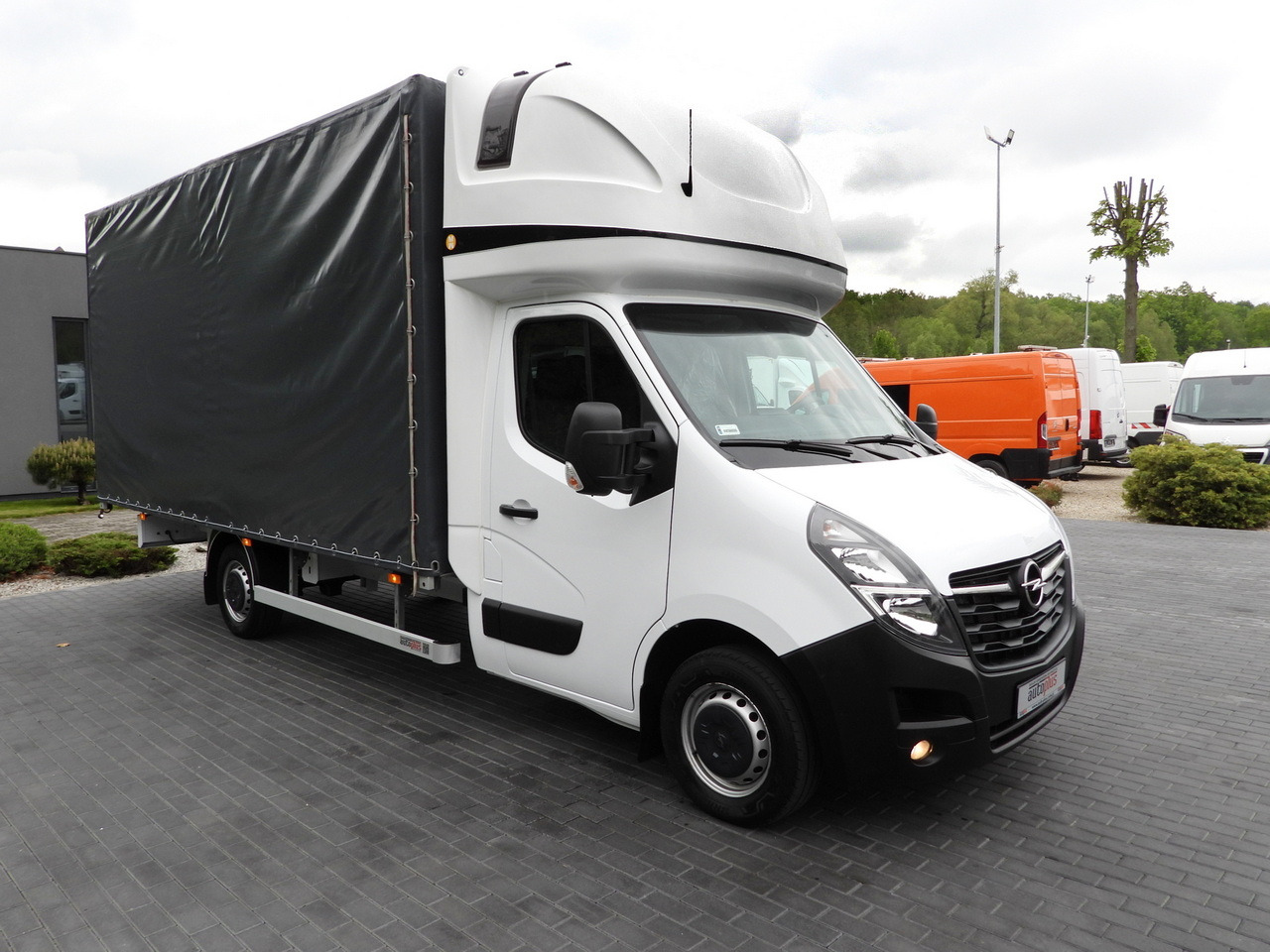 OPEL MOVANO TARPAULIN 10 PALLETS CRUISE CONTROL NAVIGATION LED LIGHTS PNEUMATICS AIR CONDITIONING 165HP - Varebil med kapell: bilde 4 OPEL MOVANO TARPAULIN 10 PALLETS CRUISE CONTROL NAVIGATION LED LIGHTS PNEUMATICS AIR CONDITIONING 165HP - Varebil med kapell: bilde 4