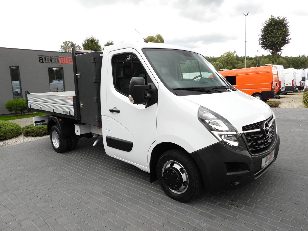 OPEL MOVANO TIPPER NAVIGATION LED LIGHTS TWIN WHEELS AIR CONDITIONING 145HP - Varebil med tipp: bilde 4 OPEL MOVANO TIPPER NAVIGATION LED LIGHTS TWIN WHEELS AIR CONDITIONING 145HP - Varebil med tipp: bilde 4