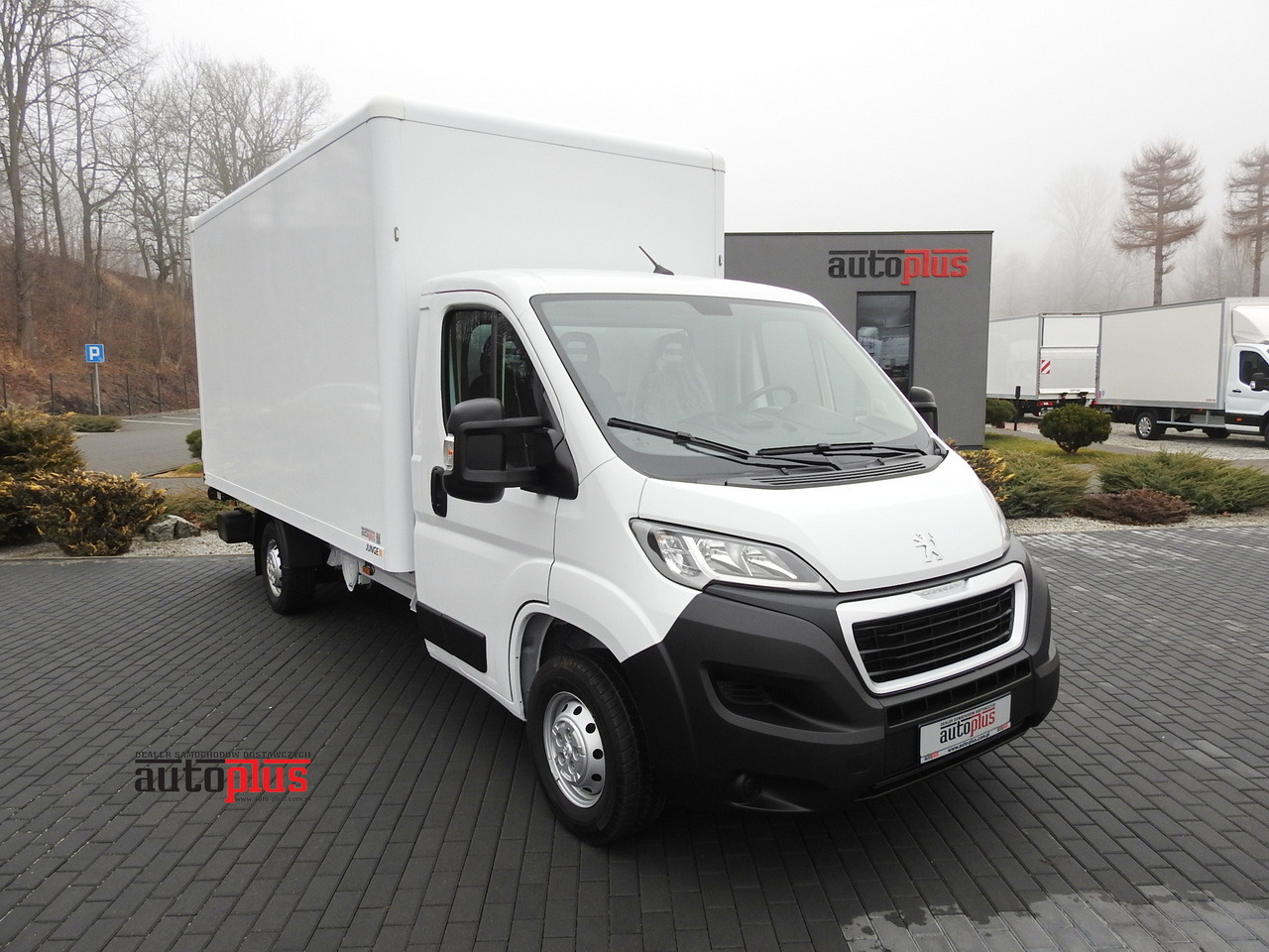 PEUGEOT BOXER BOX LIFT 8 PALLETS CRUISE CONTROL AIR CONDITIONING 140HP - Varebil med skap: bilde 1 PEUGEOT BOXER BOX LIFT 8 PALLETS CRUISE CONTROL AIR CONDITIONING 140HP - Varebil med skap: bilde 1
