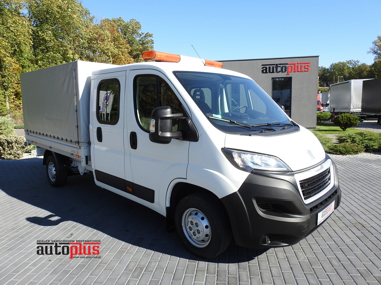 PEUGEOT BOXER STAKE BODY DOUBLE CABIN DOKA 7 SEATS AIR CONDITIONING 140HP - Varebil med dobbelt førerhus: bilde 1 PEUGEOT BOXER STAKE BODY DOUBLE CABIN DOKA 7 SEATS AIR CONDITIONING 140HP - Varebil med dobbelt førerhus: bilde 1