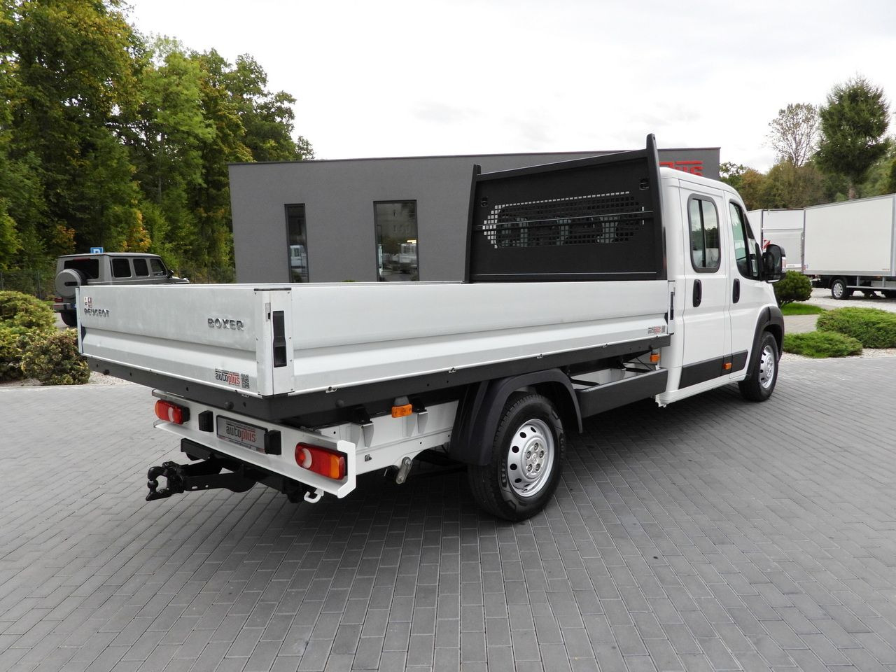 PEUGEOT BOXER STAKE BODY DOUBLE CABIN DOKA 7 SEATS CRUISE CONTROL AIR CONDITIONING 140HP - Varebil med plan: bilde 4 PEUGEOT BOXER STAKE BODY DOUBLE CABIN DOKA 7 SEATS CRUISE CONTROL AIR CONDITIONING 140HP - Varebil med plan: bilde 4