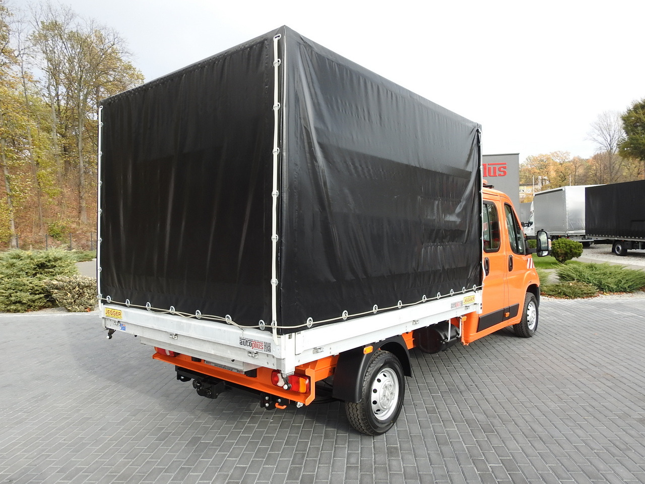 PEUGEOT BOXER STAKE BODY TARPAULIN DOUBLE CABIN DOKA 7 SEATS AIR CONDITIONING PNEUMATICS 140HP - Varebil med plan: bilde 3 PEUGEOT BOXER STAKE BODY TARPAULIN DOUBLE CABIN DOKA 7 SEATS AIR CONDITIONING PNEUMATICS 140HP - Varebil med plan: bilde 3