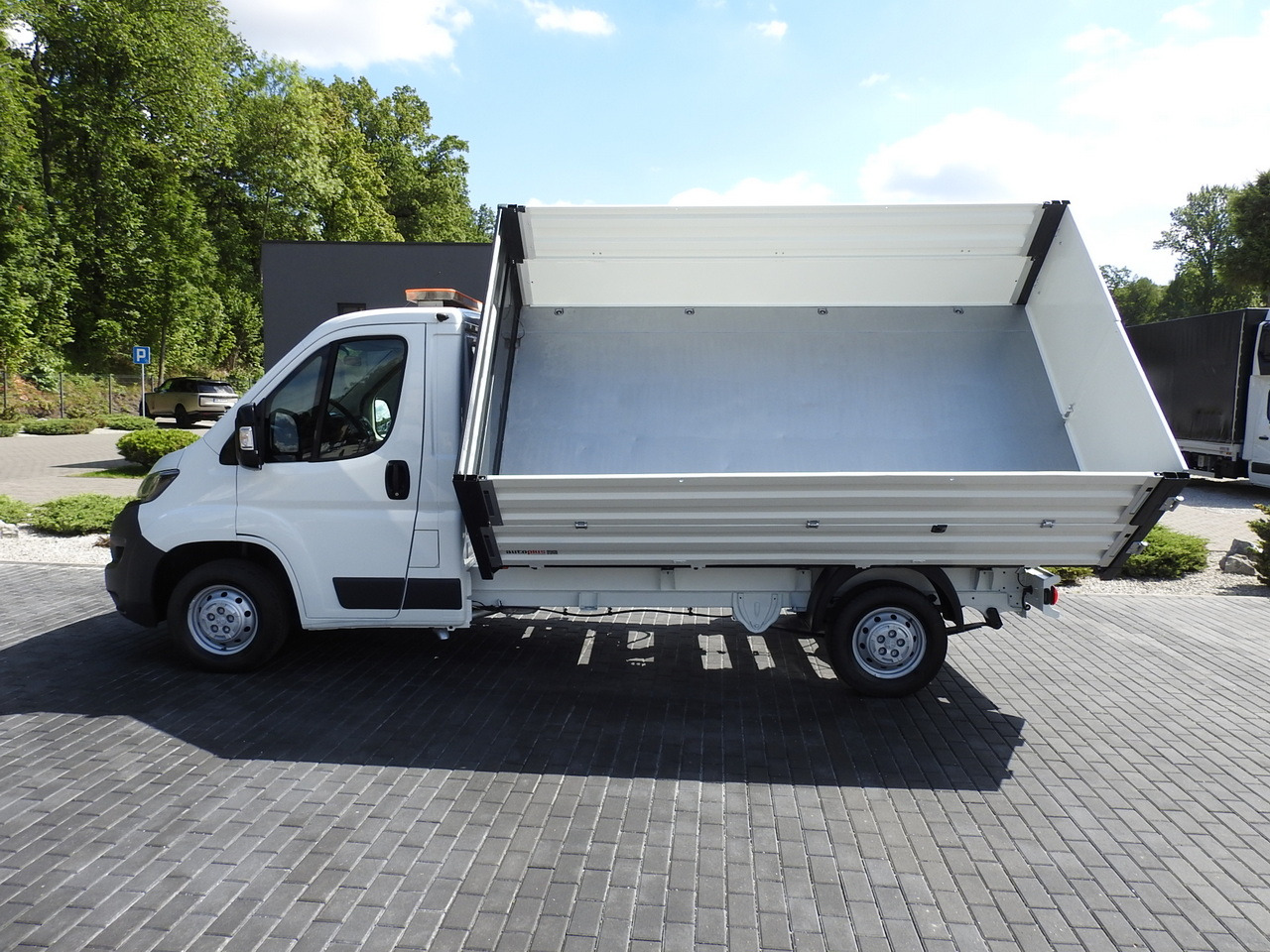 Varebil med tipp PEUGEOT BOXER THREE-WAY TIPPER  AIR CONDITIONING  130HP: bilde 9