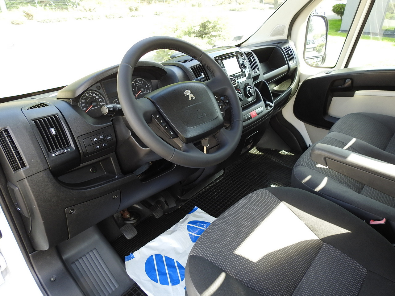 PEUGEOT BOXER THREE-WAY TIPPER AIR CONDITIONING 130HP - Tippbil: bilde 2 PEUGEOT BOXER THREE-WAY TIPPER AIR CONDITIONING 130HP - Tippbil: bilde 2