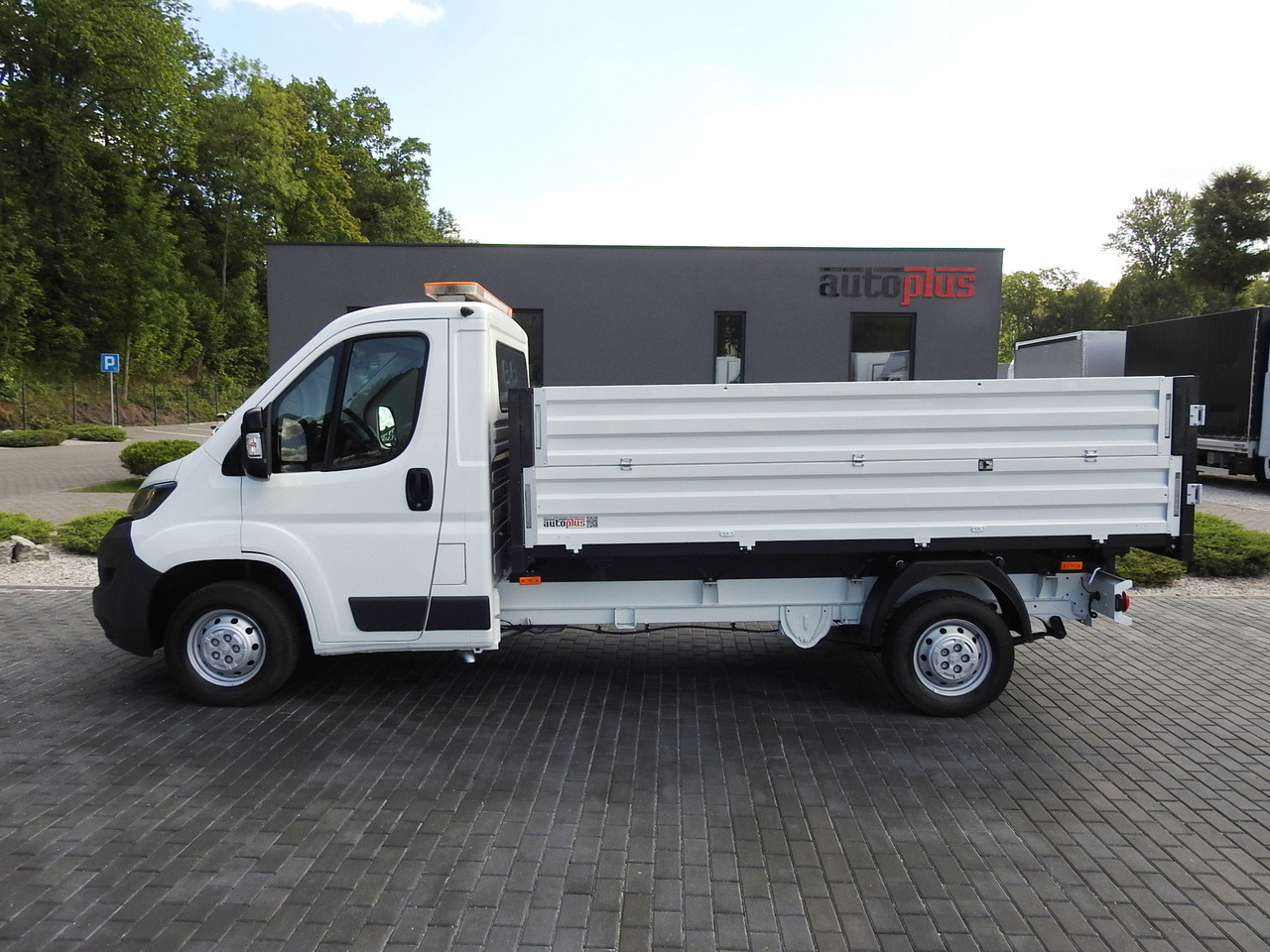 Varebil med tipp PEUGEOT BOXER THREE-WAY TIPPER  AIR CONDITIONING  130HP: bilde 10