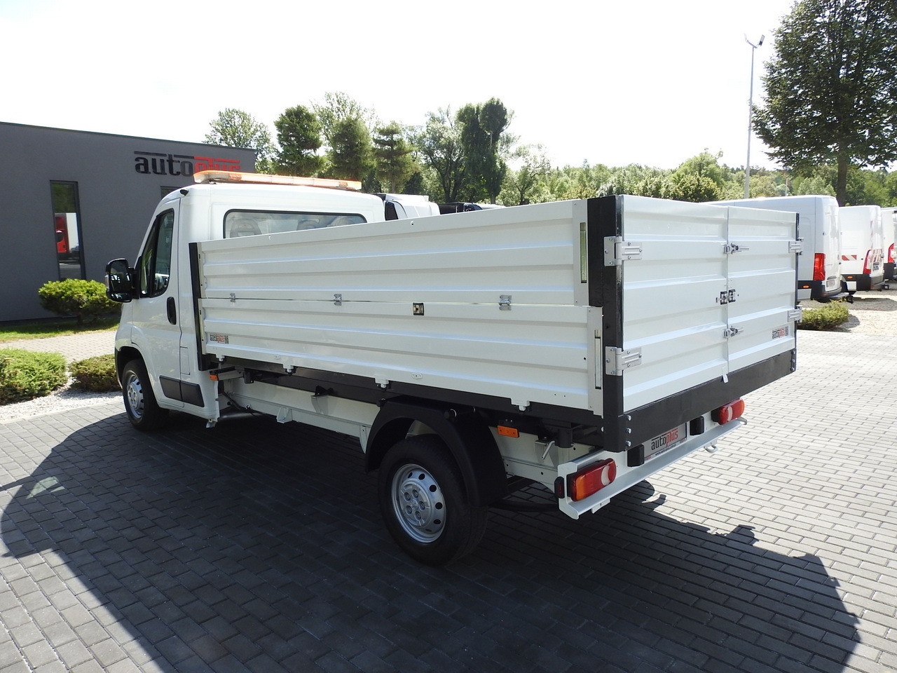Varebil med tipp PEUGEOT BOXER THREE-WAY TIPPER  AIR CONDITIONING  130HP: bilde 11