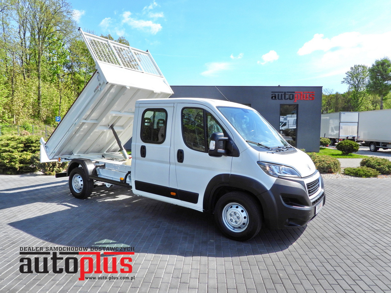 PEUGEOT BOXER  TIPPER DOUBLE CABIN DOKA 7 SEATS CRUISE CONTROL AIR CONDITIONING  140HP - Varebil med tipp: bilde 1 PEUGEOT BOXER  TIPPER DOUBLE CABIN DOKA 7 SEATS CRUISE CONTROL AIR CONDITIONING  140HP - Varebil med tipp: bilde 1