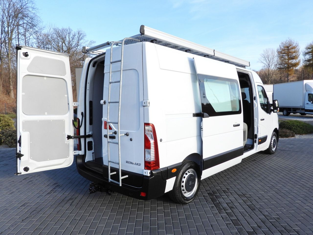 RENAULT MASTER BOX DELIVERY VAN 7 SEATS CRUISE CONTROL NAVIGATION LED LIGHTS AIR CONDITIONING 180HP - Kassebil: bilde 3 RENAULT MASTER BOX DELIVERY VAN 7 SEATS CRUISE CONTROL NAVIGATION LED LIGHTS AIR CONDITIONING 180HP - Kassebil: bilde 3