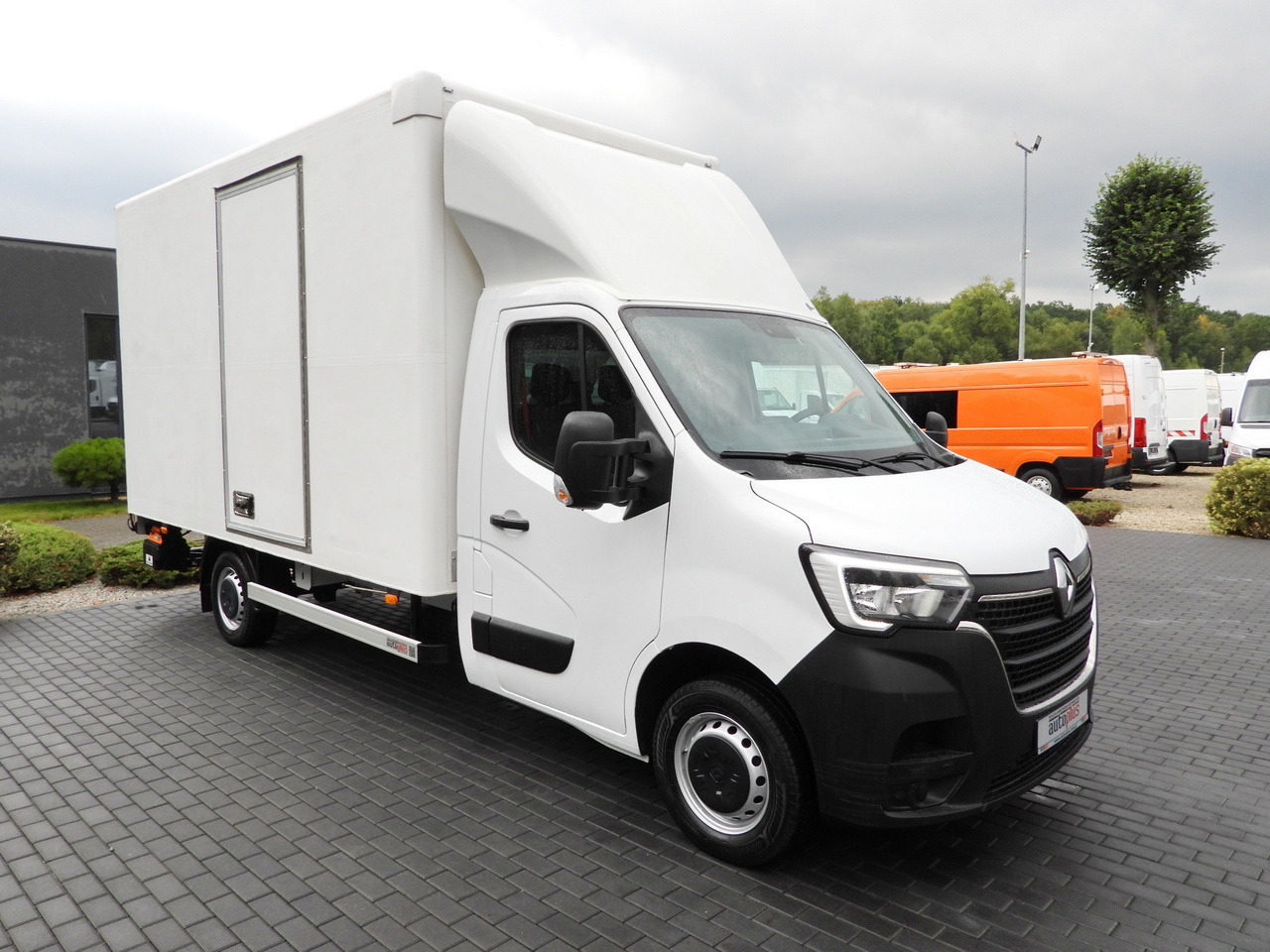 RENAULT MASTER BOX LIFT 8 PALLETS CRUISE CONTROL LED LIGHTS AIR CONDITIONING  145HP - Varebil med skap: bilde 4 RENAULT MASTER BOX LIFT 8 PALLETS CRUISE CONTROL LED LIGHTS AIR CONDITIONING  145HP - Varebil med skap: bilde 4