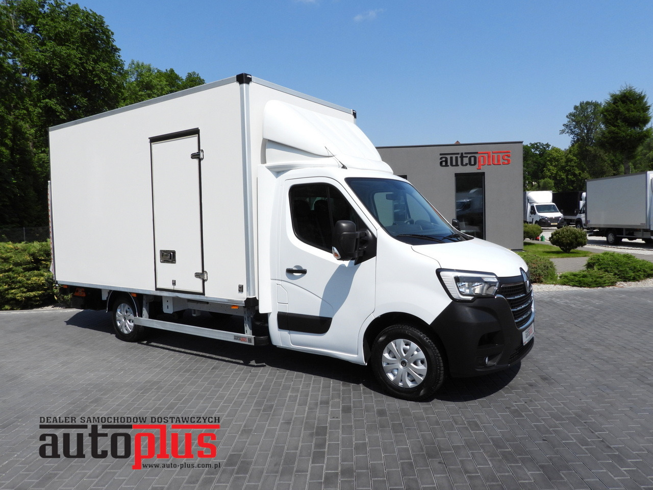 RENAULT MASTER BOX LIFT 8 PALLETS CRUISE CONTROL LED LIGHTS AIR CONDITIONING 165HP - Varebil med skap: bilde 1 RENAULT MASTER BOX LIFT 8 PALLETS CRUISE CONTROL LED LIGHTS AIR CONDITIONING 165HP - Varebil med skap: bilde 1
