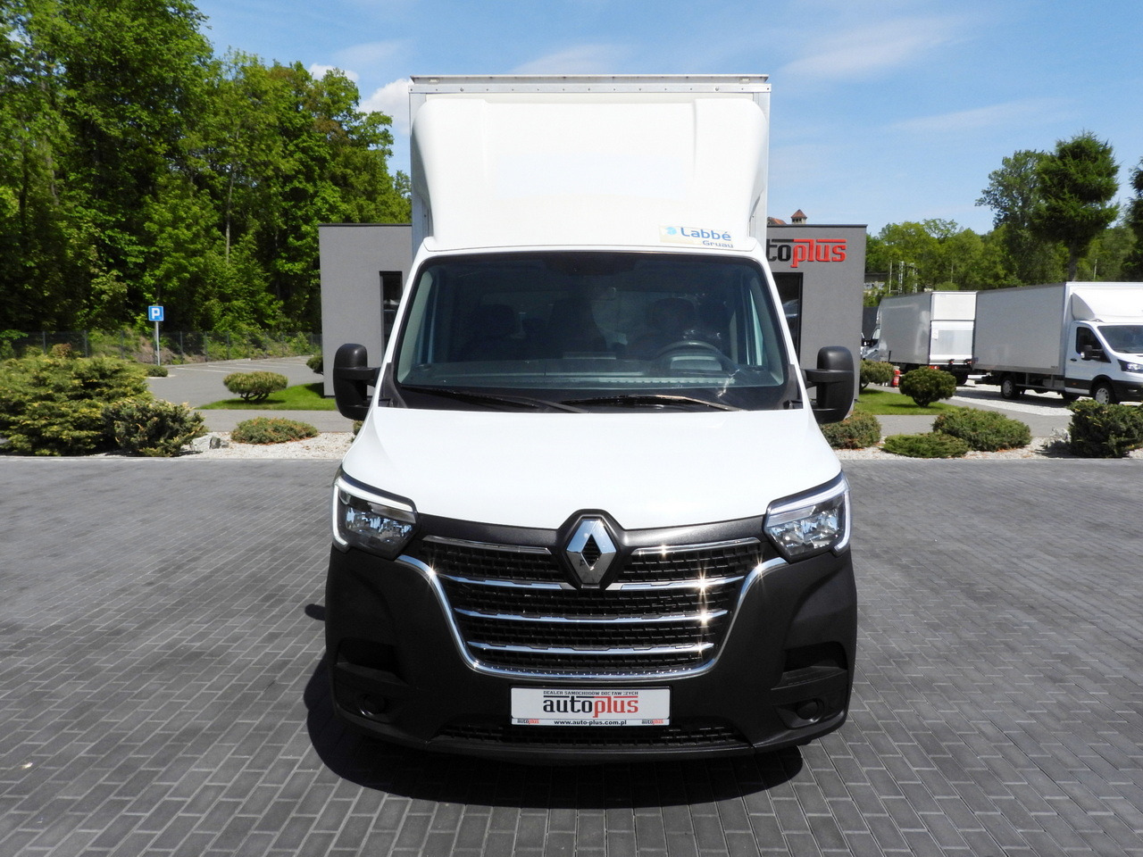 RENAULT MASTER BOX LIFT 8 PALLETS CRUISE CONTROL NAVIGATION LED LIGHTS TWIN WHEELS AIR CONDITIONING 145HP - Varebil med skap: bilde 5 RENAULT MASTER BOX LIFT 8 PALLETS CRUISE CONTROL NAVIGATION LED LIGHTS TWIN WHEELS AIR CONDITIONING 145HP - Varebil med skap: bilde 5