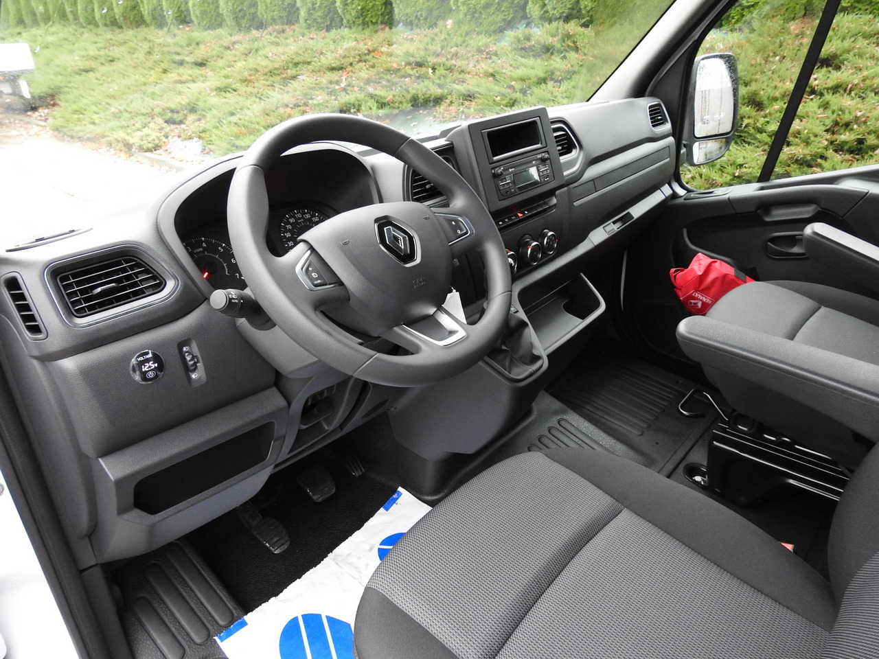 RENAULT MASTER NEW TARPAULIN 10 PALLETS WEBASTO CRUISE CONTROL AIR CONDITIONING LED LIGHTS Y 165HP - Varebil med kapell: bilde 2 RENAULT MASTER NEW TARPAULIN 10 PALLETS WEBASTO CRUISE CONTROL AIR CONDITIONING LED LIGHTS Y 165HP - Varebil med kapell: bilde 2