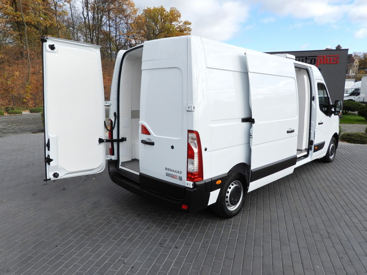 RENAULT MASTER REFRIGERATOR VAN 0*C CRUISE CONTROL LED LIGHTS AIR CONDITIONING 135HP - Kjølebil: bilde 3 RENAULT MASTER REFRIGERATOR VAN 0*C CRUISE CONTROL LED LIGHTS AIR CONDITIONING 135HP - Kjølebil: bilde 3